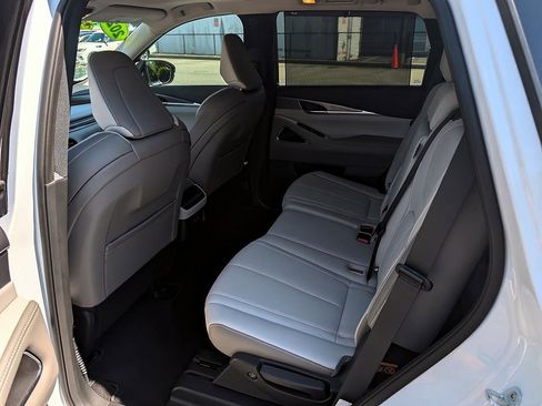 Certified 2026 INFINITI QX60 Luxe w/ Family Package AWD/4WD image 9