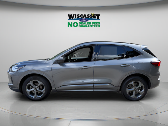 Used 2023 Ford Escape ST-Line w/ Tech Pack #1 AWD/4WD image 2