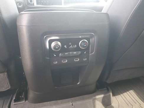 Used 2023 GMC Yukon Denali w/ Advanced Technology Package AWD/4WD image 24