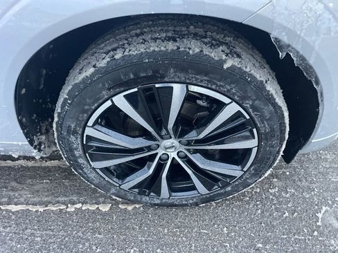 Certified 2023 Volvo XC60 B5 Plus w/ Climate Package image 11