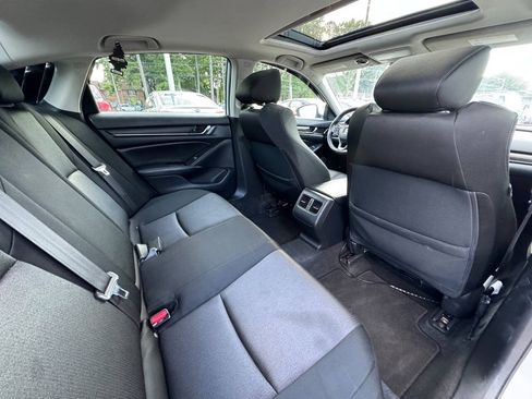 Used 2019 Honda Accord EX image 9