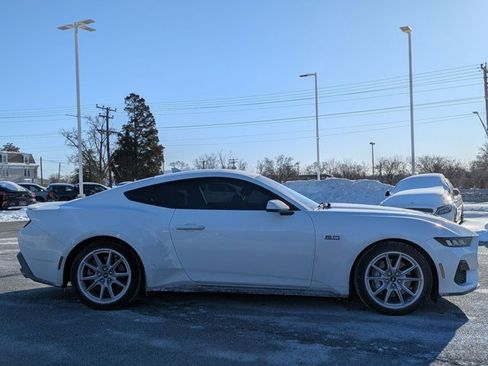 Used 2024 Ford Mustang GT Premium image 4