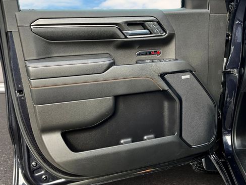 Used 2023 GMC Sierra 1500 AT4 image 13