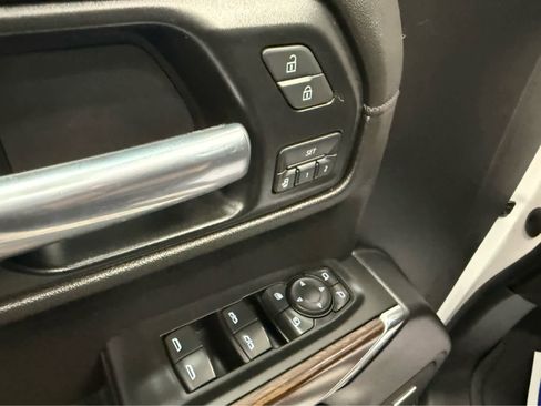 Used 2020 Chevrolet Silverado 1500 High Country w/ LPO, Dark Essentials Package image 11