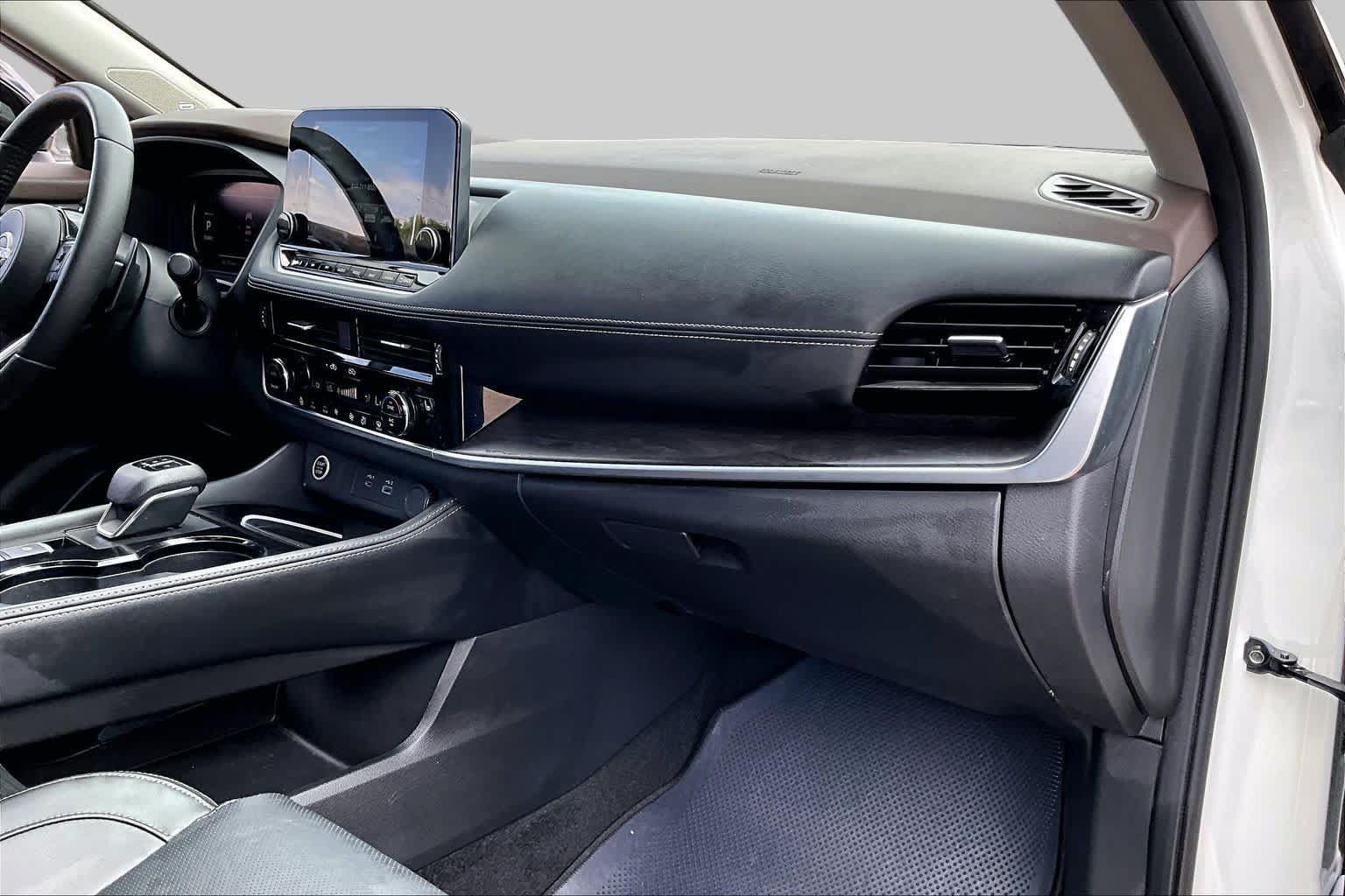 Used 2023 Nissan Rogue Platinum w/ Platinum Premium Package FWD image 19
