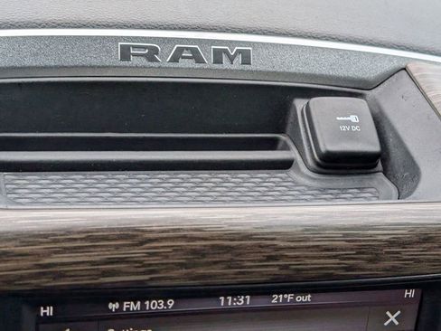 Used 2019 RAM 1500 Laramie image 35