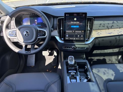 Used 2026 Volvo XC90 B5 Core w/ Protection Package Premier AWD/4WD image 28