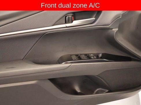 Used 2025 Toyota Camry SE image 12