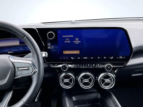 Used 2024 Chevrolet Blazer EV LT image 16