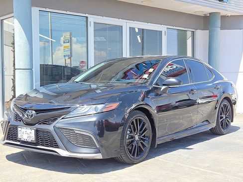 Used 2022 Toyota Camry XSE FWD image 2