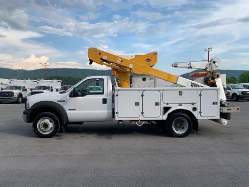 Used 2006 Ford F550 2WD Regular Cab Super Duty image 5