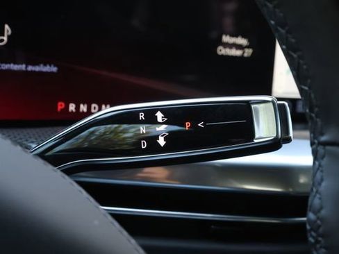 Certified 2025 Cadillac Escalade V w/ LPO, ONYX Package image 25