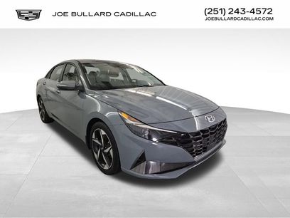 Used 2022 Hyundai Elantra SEL w/ Convenience + Premium Package