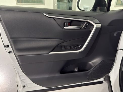 Used 2025 Toyota RAV4 XLE Premium image 18