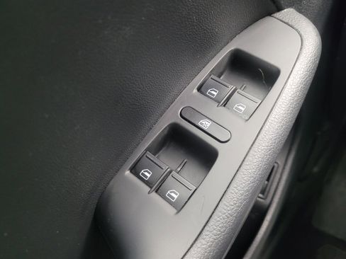 Used 2017 Volkswagen Jetta SE FWD image 27
