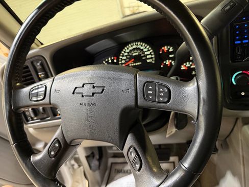 Used 2006 Chevrolet Silverado 2500 LT w/ Onstar Plus Package AWD/4WD image 57