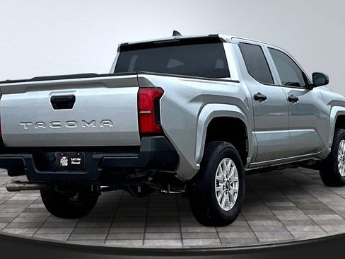 Used 2025 Toyota Tacoma SR image 7