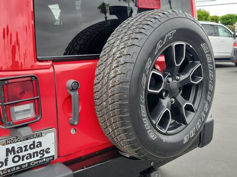Used 2018 Jeep Wrangler Unlimited Sahara AWD/4WD image 23