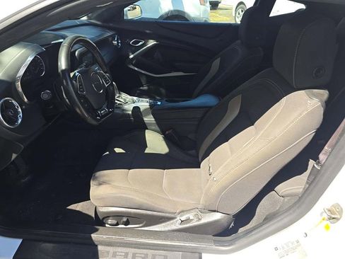 Used 2017 Chevrolet Camaro LT RWD image 5