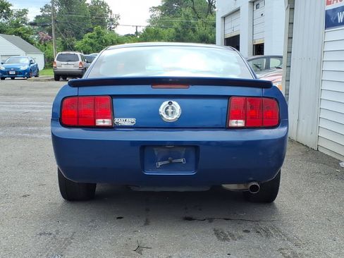 Used 2007 Ford Mustang Premium RWD image 4