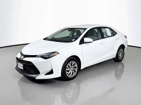 Used 2017 Toyota Corolla LE w/ Carpet Mat Package (TMS) FWD image 7