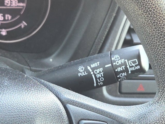 Used 2018 Honda HR-V LX image 32