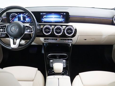 Used 2022 Mercedes-Benz CLA 250 4MATIC image 16