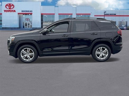 Used 2022 GMC Terrain SLE w/ Driver Convenience Package AWD/4WD image 4