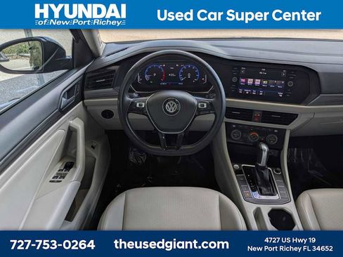Used 2019 Volkswagen Jetta SEL w/ Cold Weather Package image 17