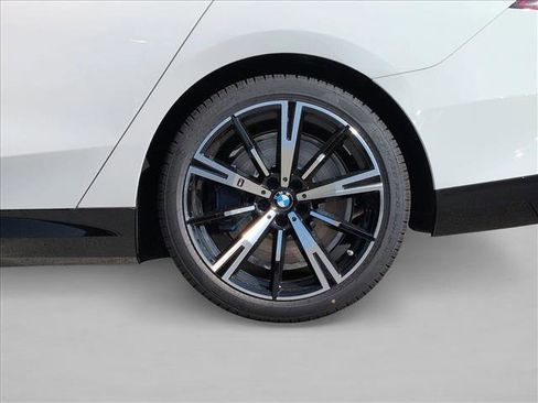 New 2027 BMW 550e xDrive w/ Premium Package AWD/4WD image 10