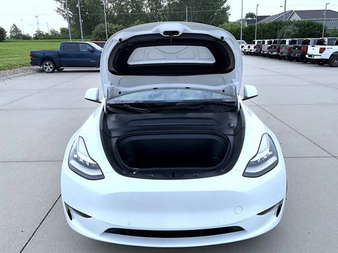 Used 2021 Tesla Model Y Long Range AWD/4WD image 27