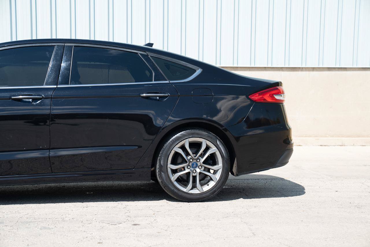 Used 2020 Ford Fusion SEL FWD image 8