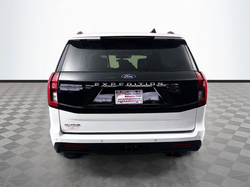 Used 2025 Ford Expedition Active AWD/4WD image 6