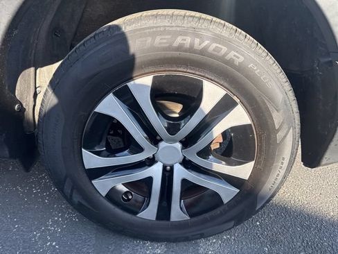 Used 2016 Toyota RAV4 LE AWD/4WD image 22