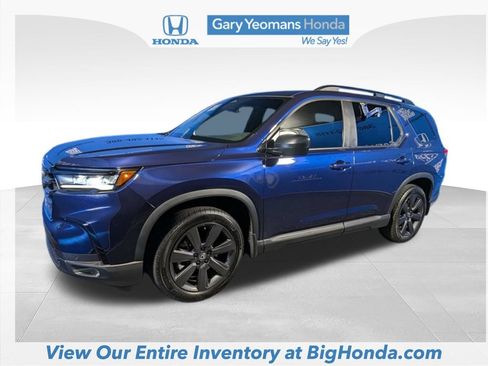 Used 2025 Honda Pilot Sport image 10
