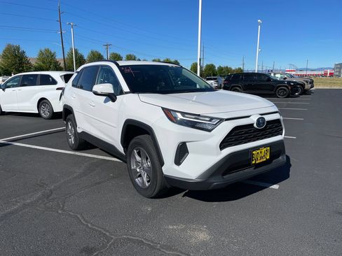 Used 2024 Toyota RAV4 LE AWD/4WD image 1