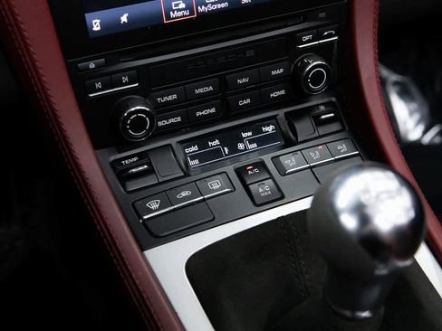 Certified 2022 Porsche 718 Boxster Spyder image 20