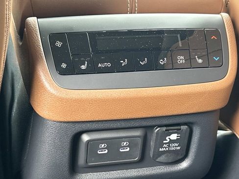 New 2026 Nissan Pathfinder Platinum w/ Lighting Package FWD image 22