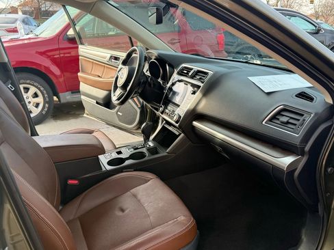 Used 2019 Subaru Outback 3.6R Touring image 11