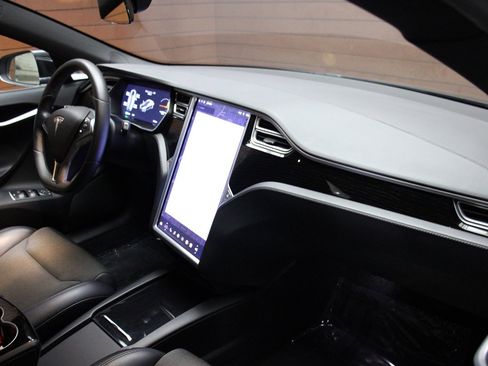 Used 2018 Tesla Model S 75D image 34