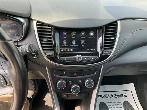 Used 2019 Chevrolet Trax LT w/ LT Convenience Package FWD image 29