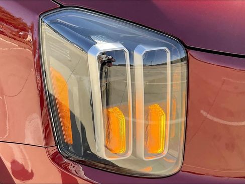 Used 2024 Kia Telluride EX w/ EX Captain's Chair Package image 31