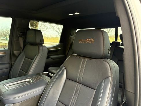 Used 2022 Chevrolet Silverado 1500 High Country w/ Technology Package image 27