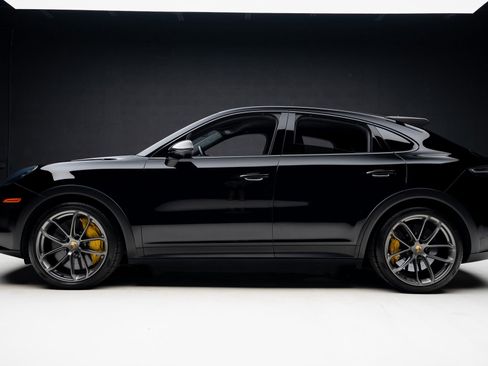 Used 2023 Porsche Cayenne Turbo GT image 16