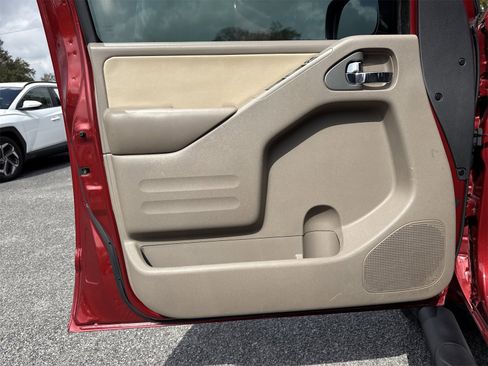 Used 2019 Nissan Frontier SL image 10