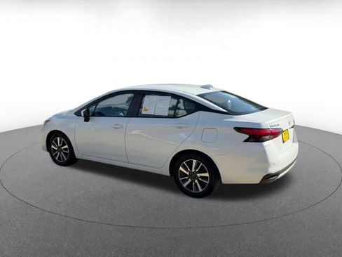 Used 2025 Nissan Versa SV FWD image 9