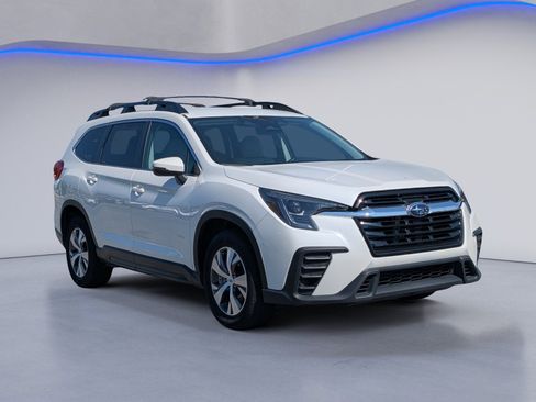 Used 2023 Subaru Ascent Premium w/ Convenience Package AWD/4WD image 5