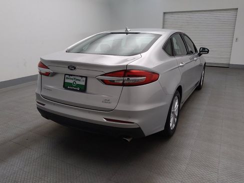 Used 2019 Ford Fusion SE FWD image 7