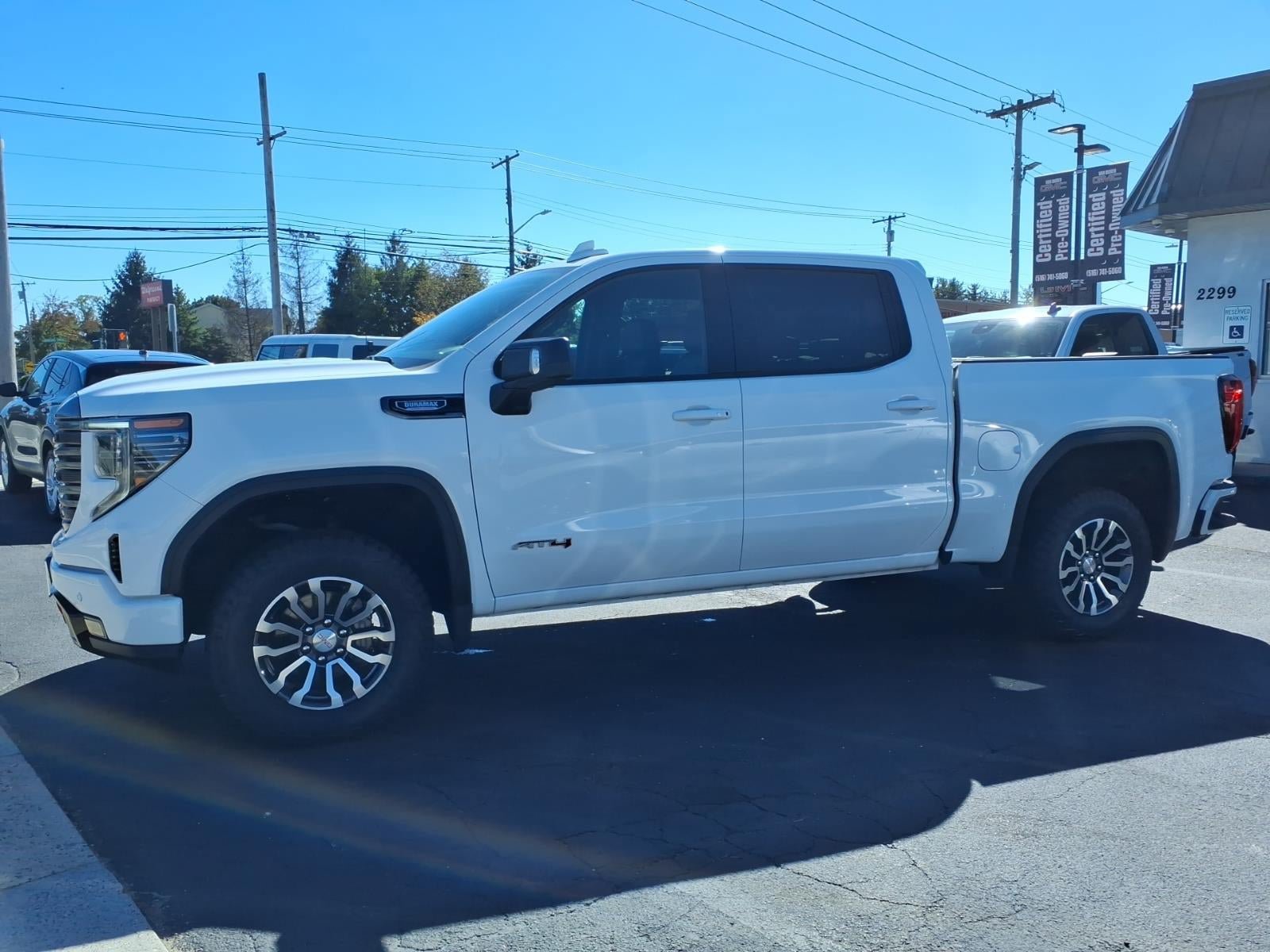 Used 2023 GMC Sierra 1500 AT4 w/ Technology Package AWD/4WD image 7