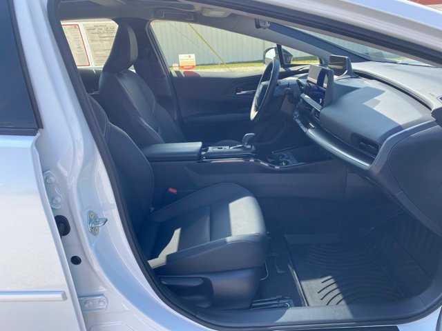 Certified 2025 Toyota Prius FWD image 15